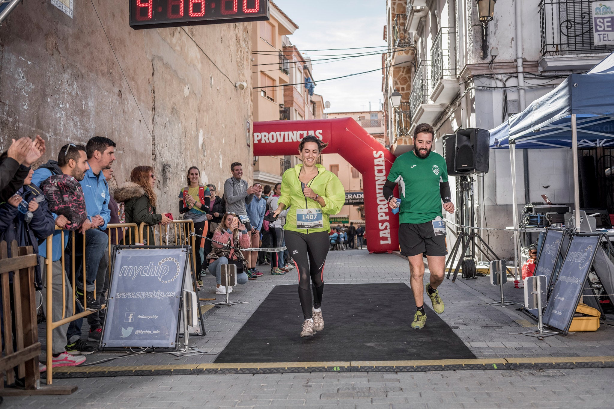 Galería de fotos de la llegada a meta de la carrera de 15 kilómetros del Trail de Montanejos 2018