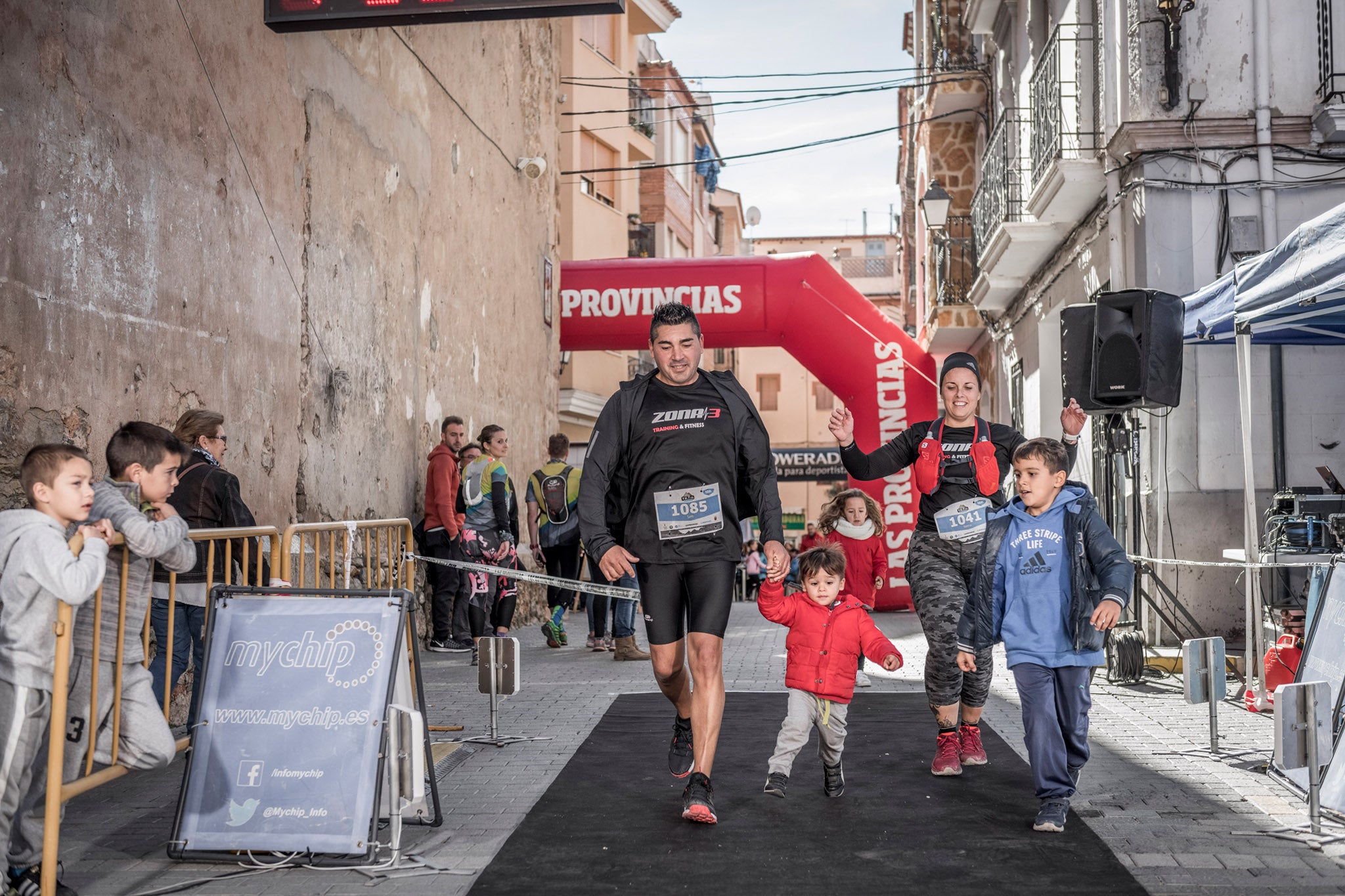 Galería de fotos de la llegada a meta de la carrera de 15 kilómetros del Trail de Montanejos 2018