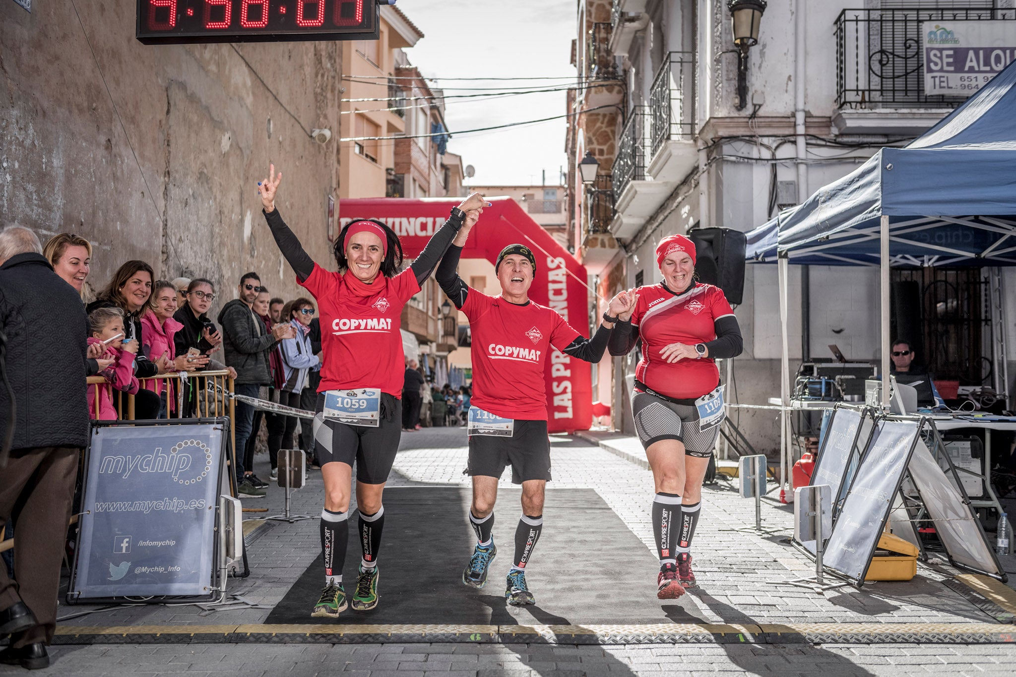 Galería de fotos de la llegada a meta de la carrera de 15 kilómetros del Trail de Montanejos 2018