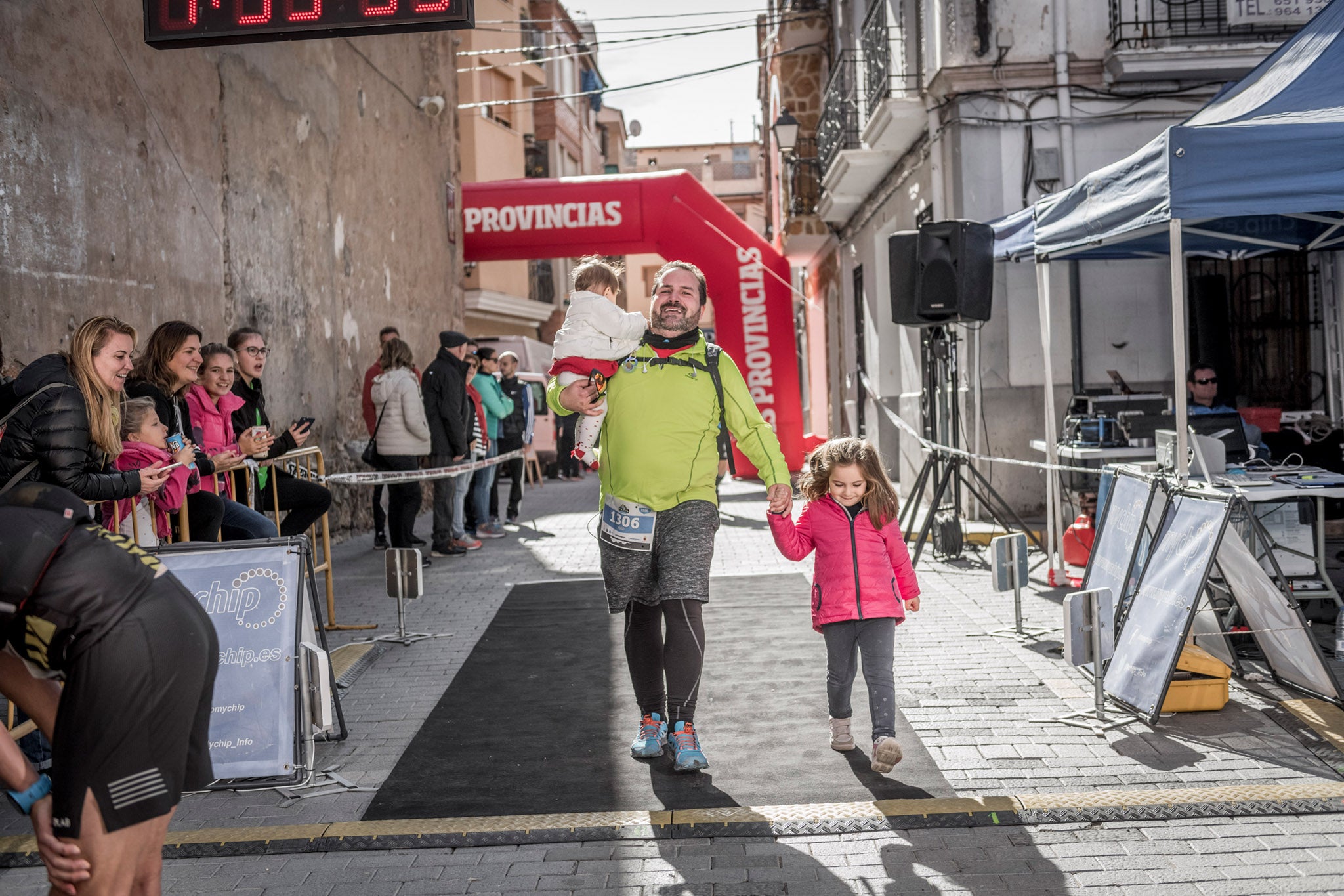 Galería de fotos de la llegada a meta de la carrera de 15 kilómetros del Trail de Montanejos 2018