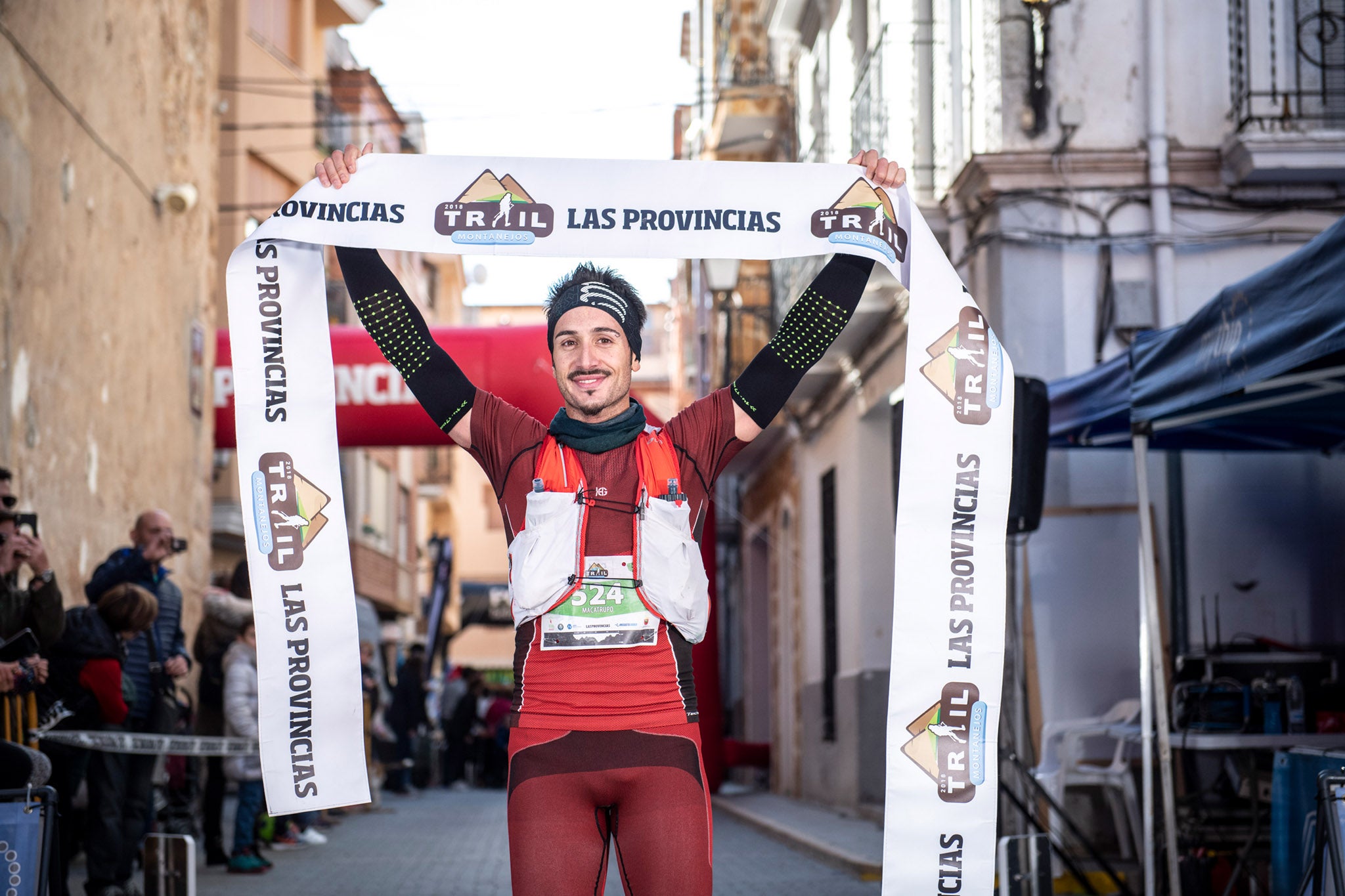 Galería de fotos de la llegada a meta de la carrera de 30 kilómetros del Trail de Montanejos 2018