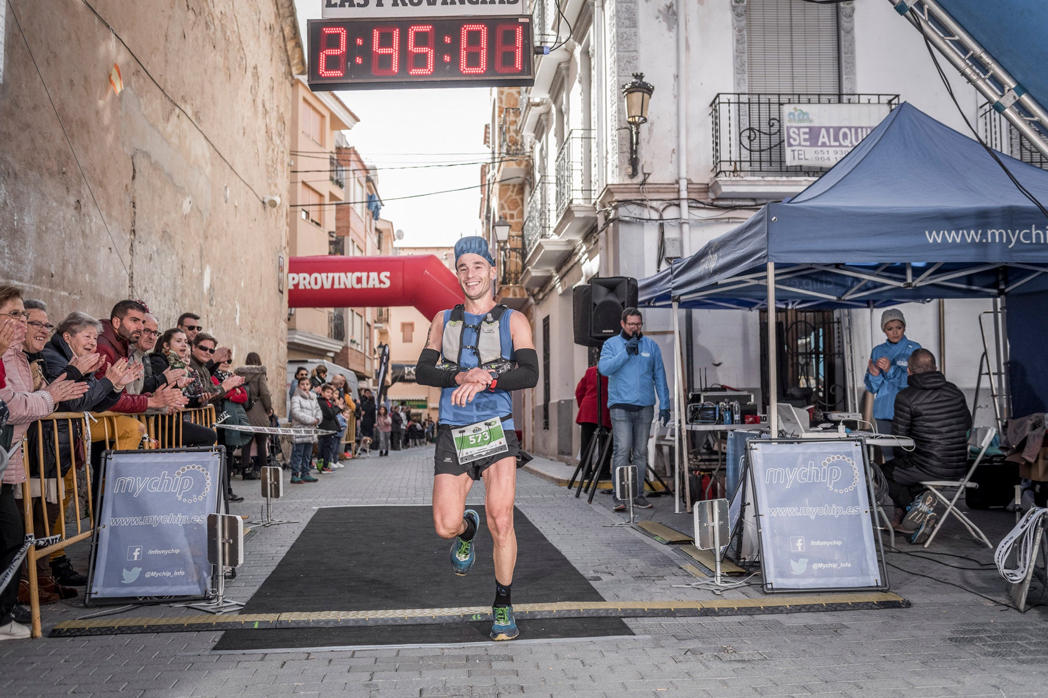 Galería de fotos de la llegada a meta de la carrera de 30 kilómetros del Trail de Montanejos 2018