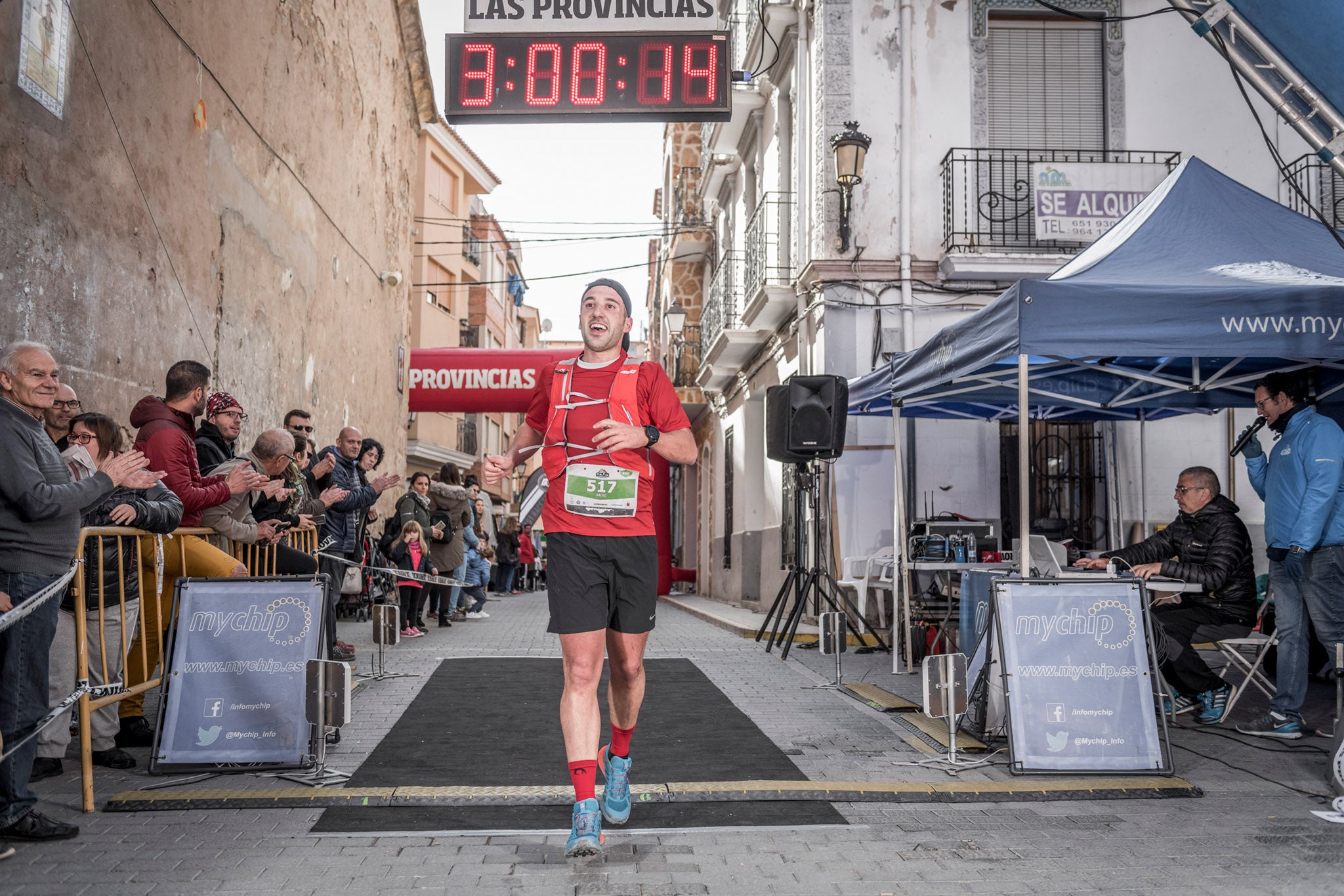 Galería de fotos de la llegada a meta de la carrera de 30 kilómetros del Trail de Montanejos 2018