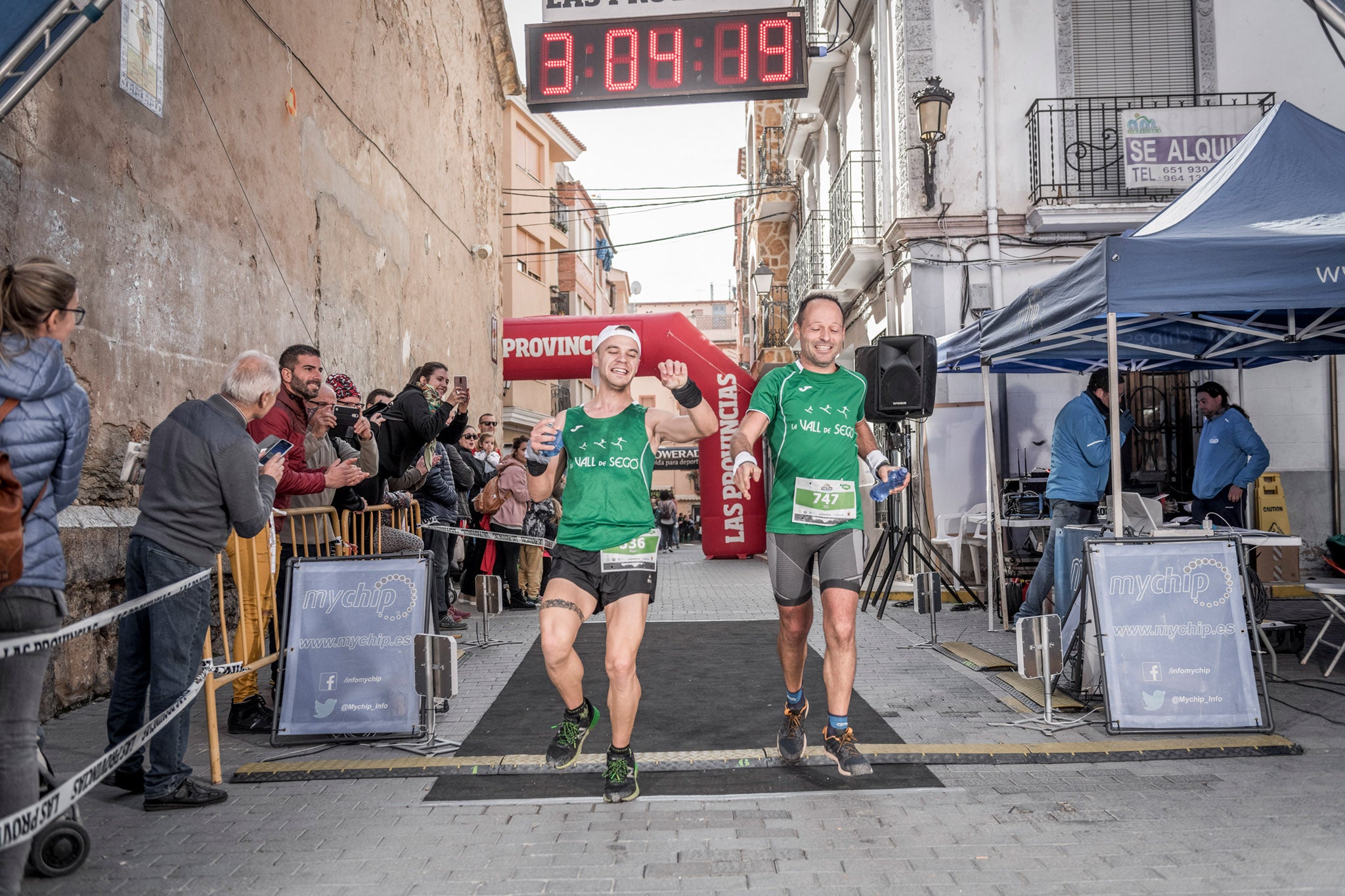 Galería de fotos de la llegada a meta de la carrera de 30 kilómetros del Trail de Montanejos 2018