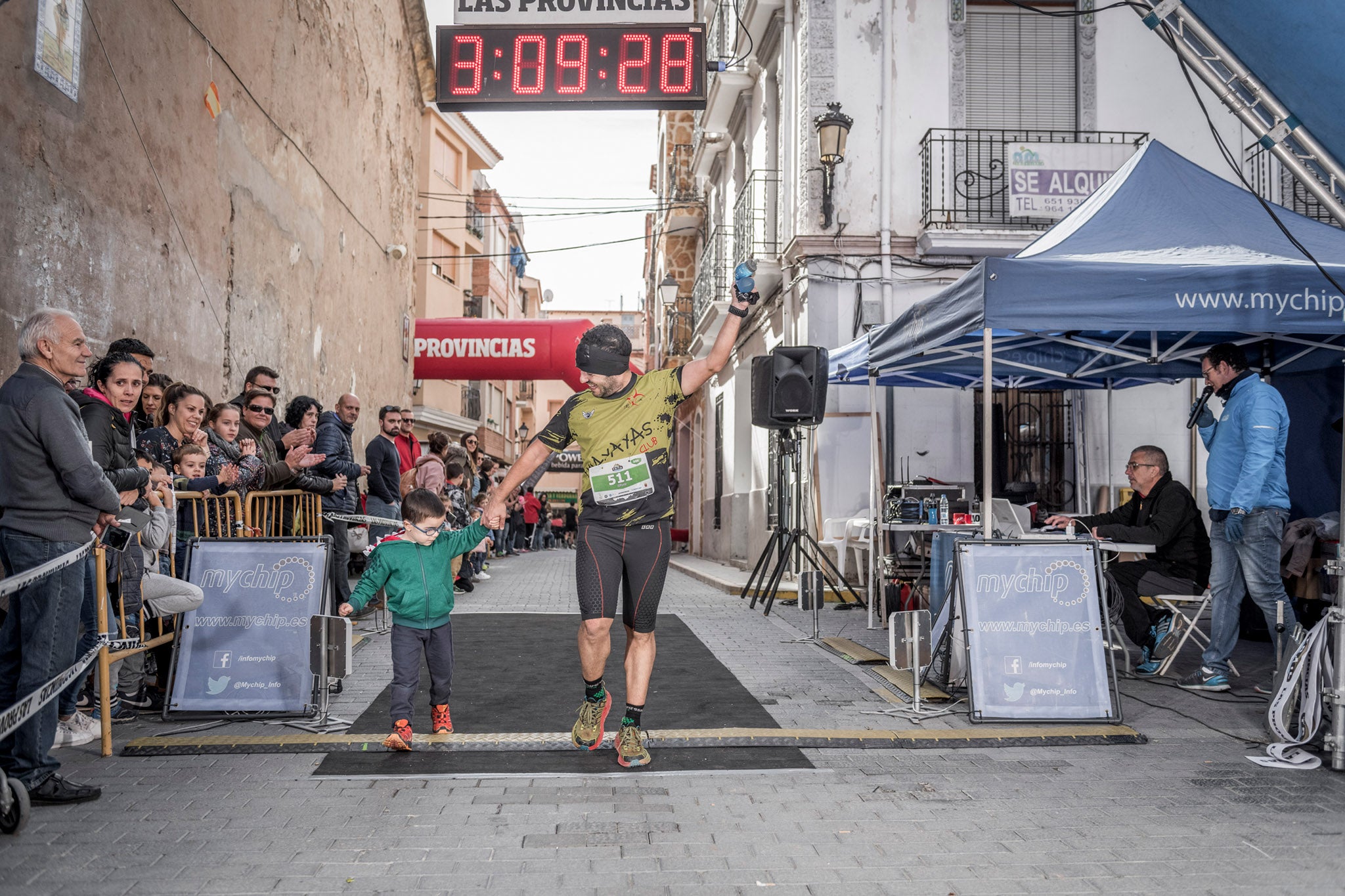 Galería de fotos de la llegada a meta de la carrera de 30 kilómetros del Trail de Montanejos 2018