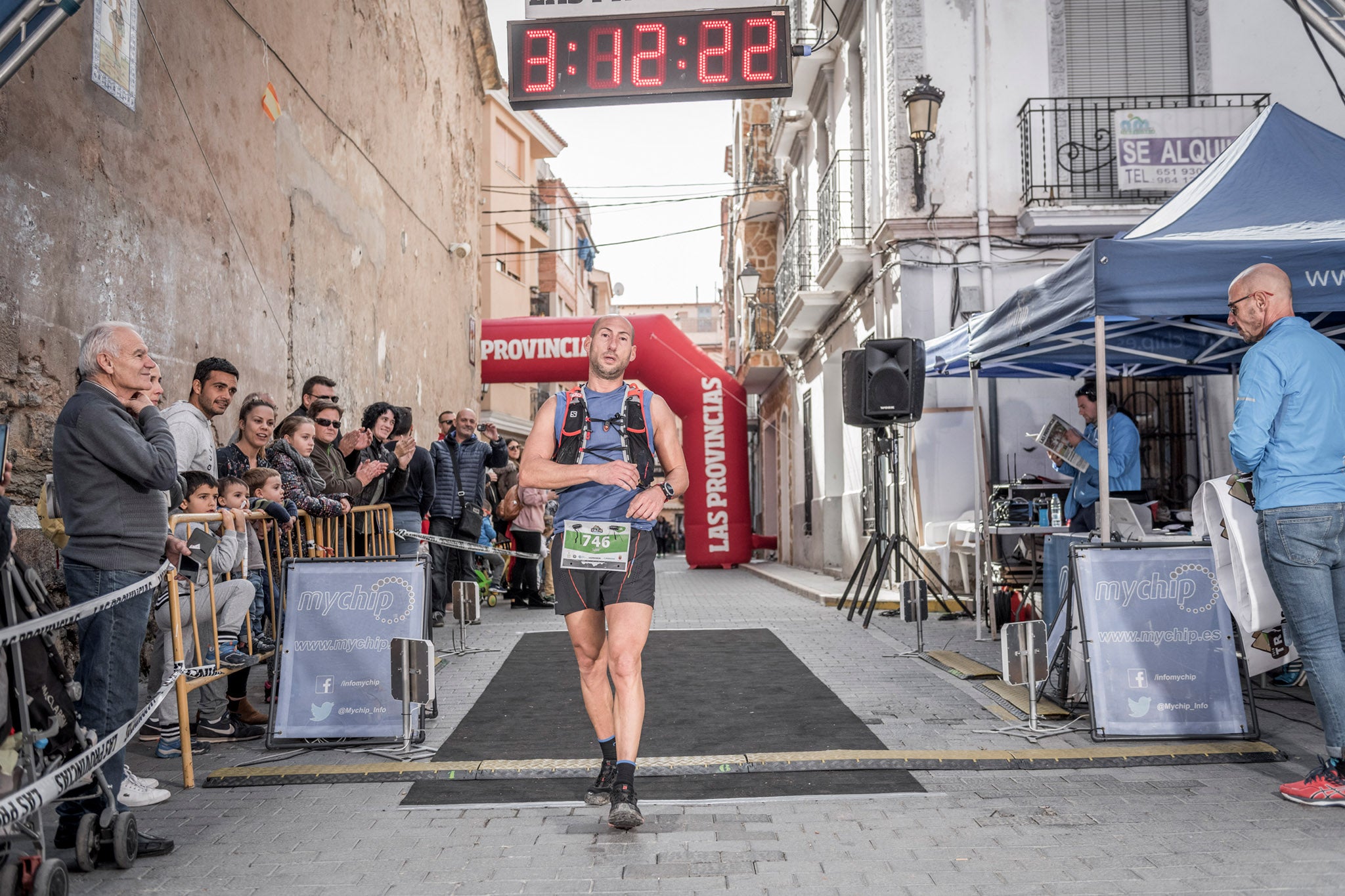 Galería de fotos de la llegada a meta de la carrera de 30 kilómetros del Trail de Montanejos 2018