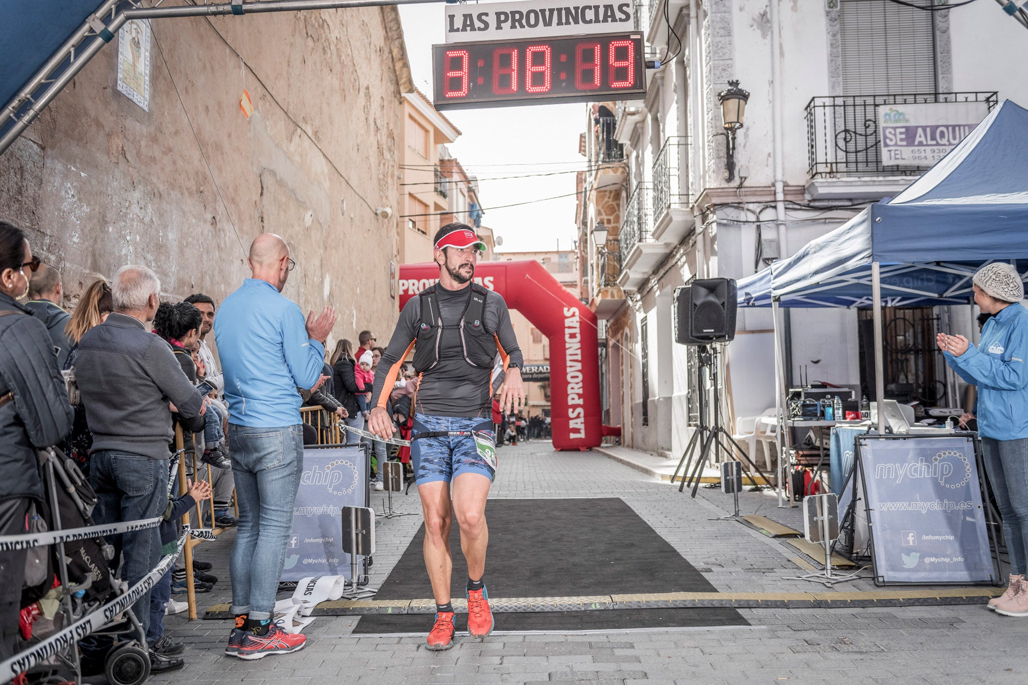 Galería de fotos de la llegada a meta de la carrera de 30 kilómetros del Trail de Montanejos 2018