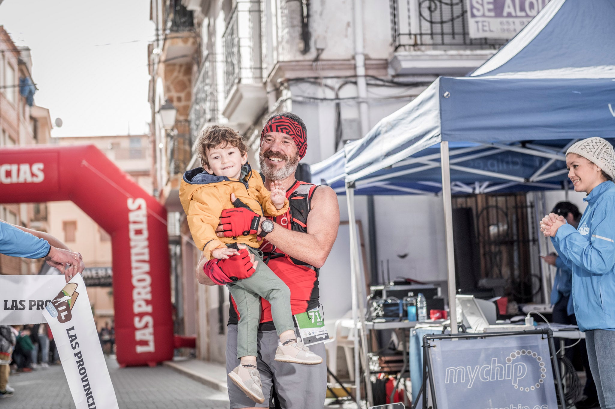 Galería de fotos de la llegada a meta de la carrera de 30 kilómetros del Trail de Montanejos 2018