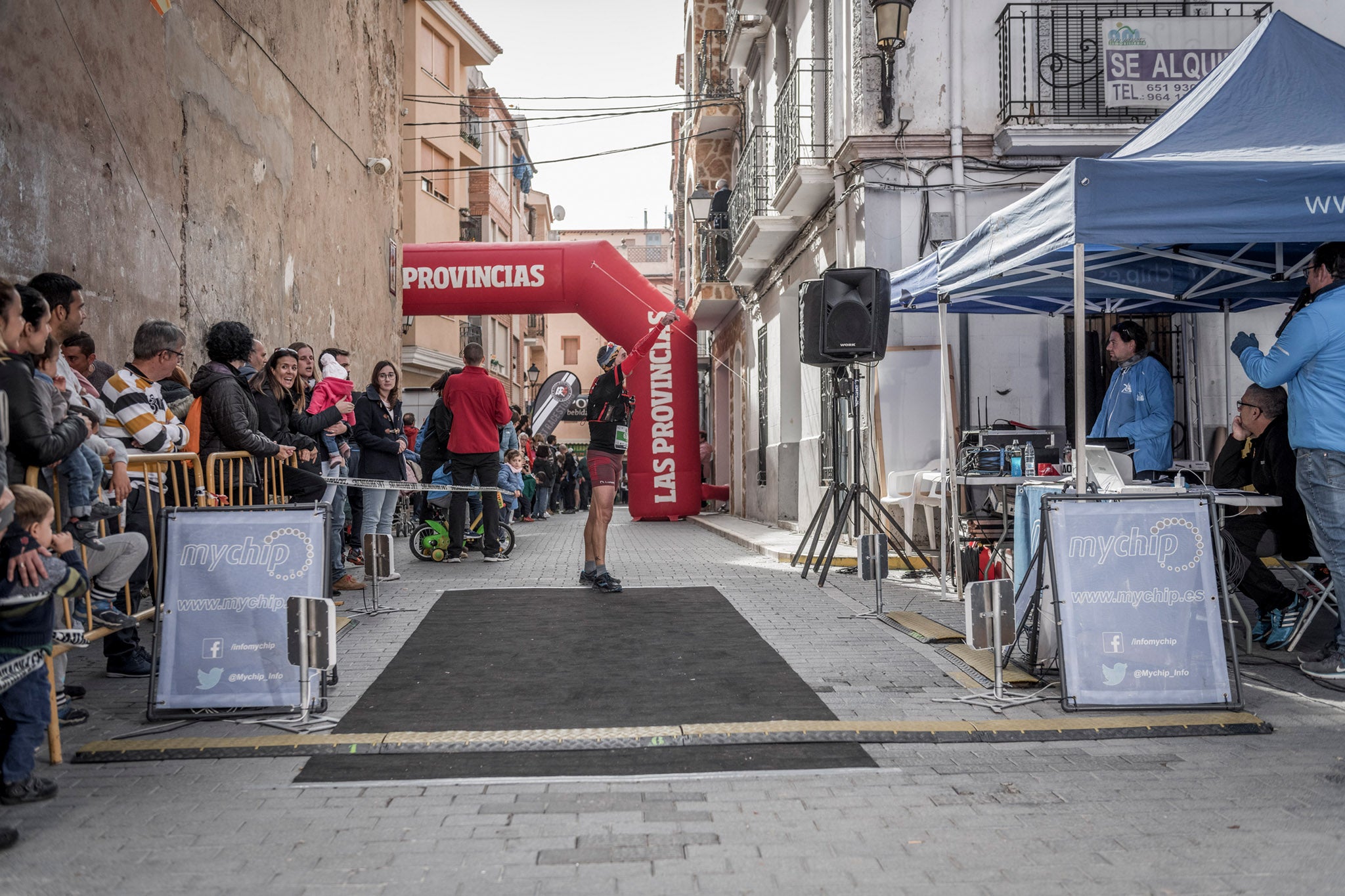 Galería de fotos de la llegada a meta de la carrera de 30 kilómetros del Trail de Montanejos 2018