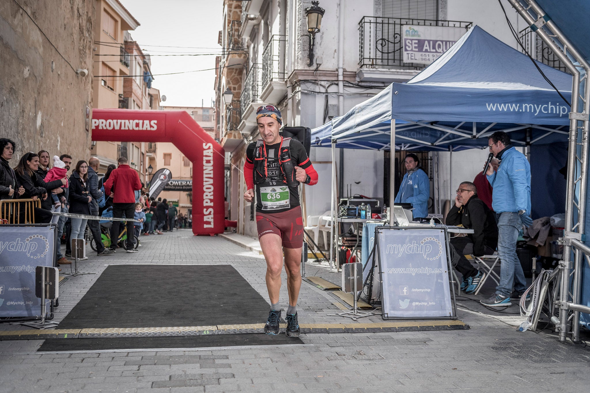 Galería de fotos de la llegada a meta de la carrera de 30 kilómetros del Trail de Montanejos 2018