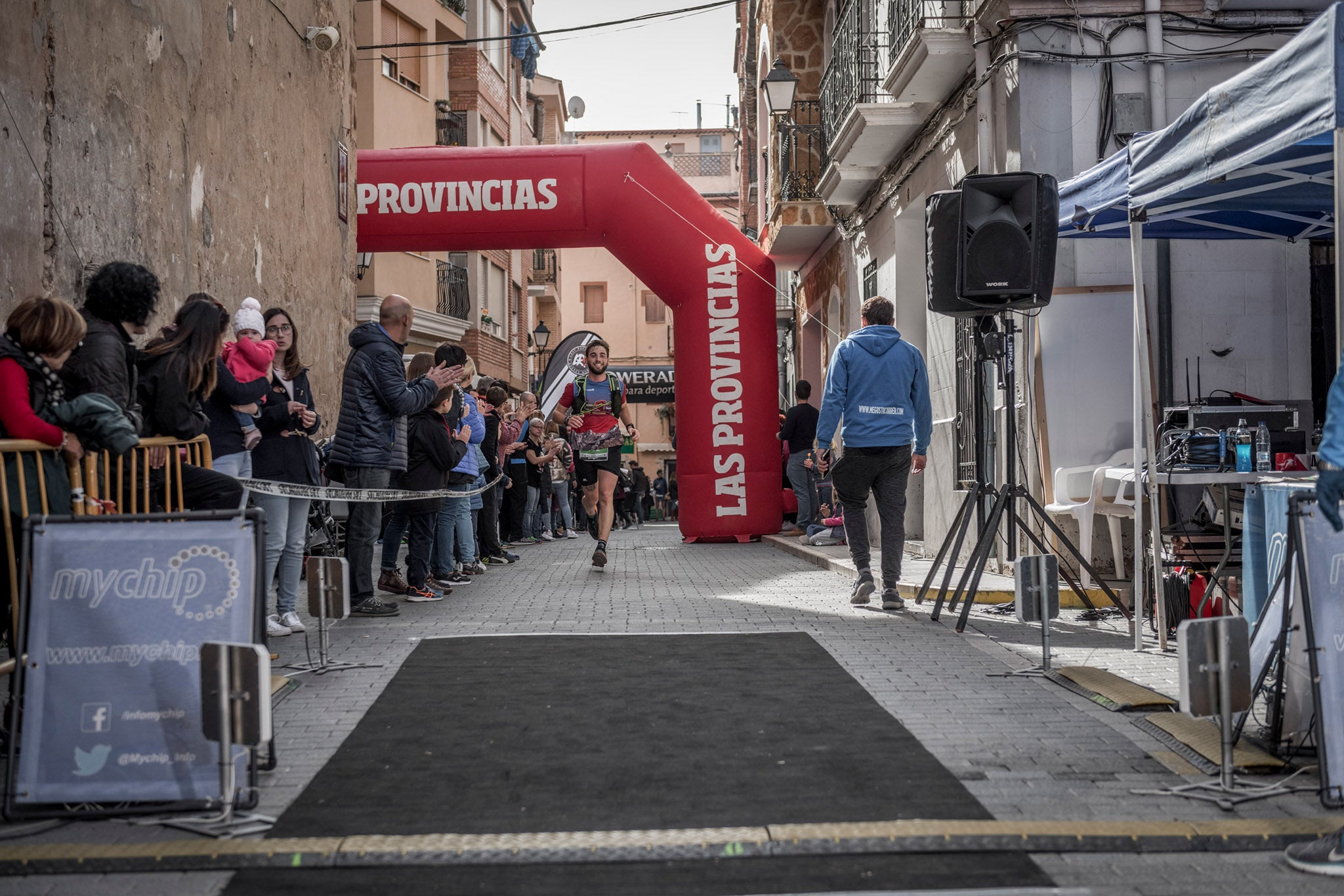 Galería de fotos de la llegada a meta de la carrera de 30 kilómetros del Trail de Montanejos 2018