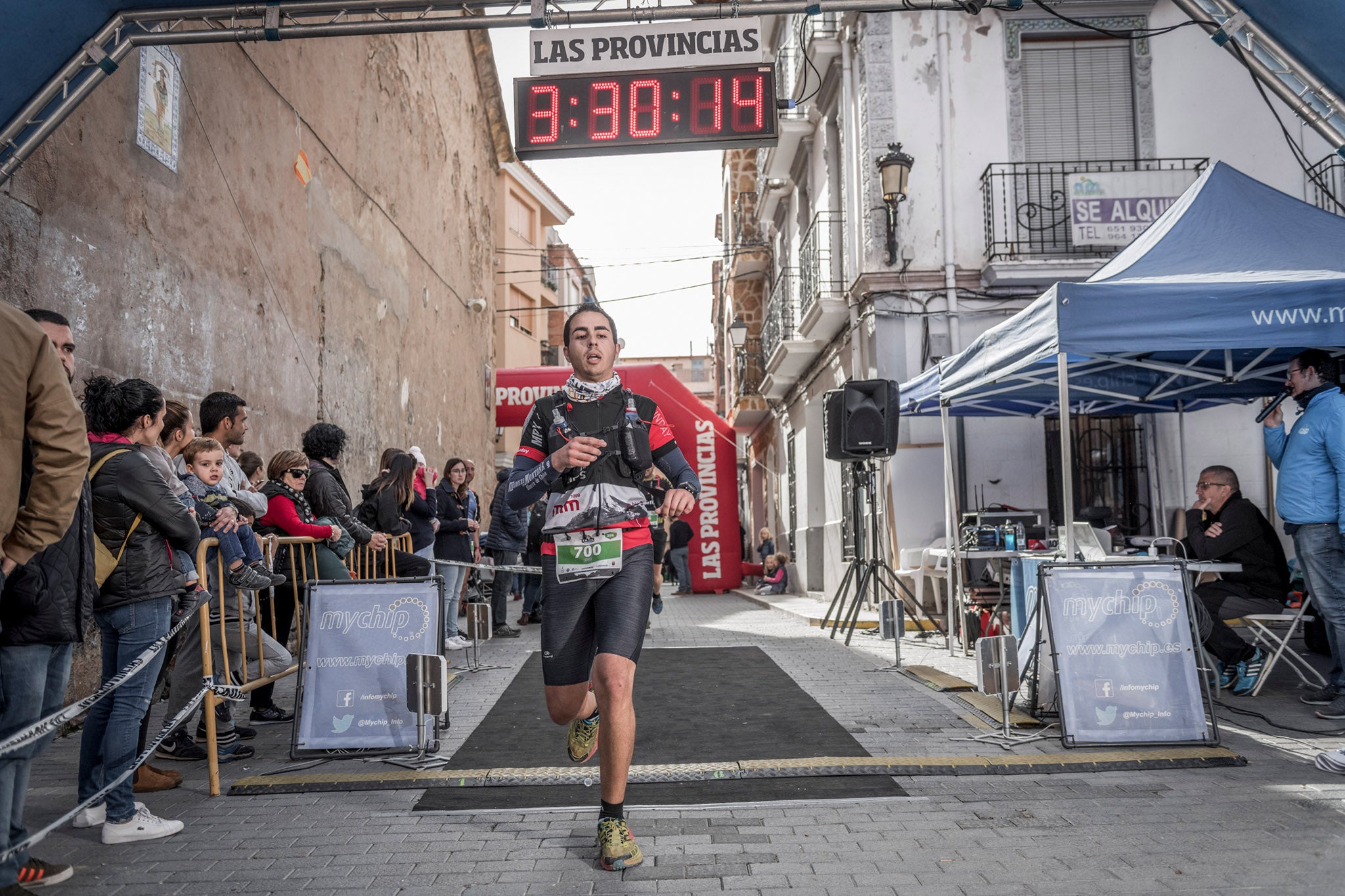 Galería de fotos de la llegada a meta de la carrera de 30 kilómetros del Trail de Montanejos 2018