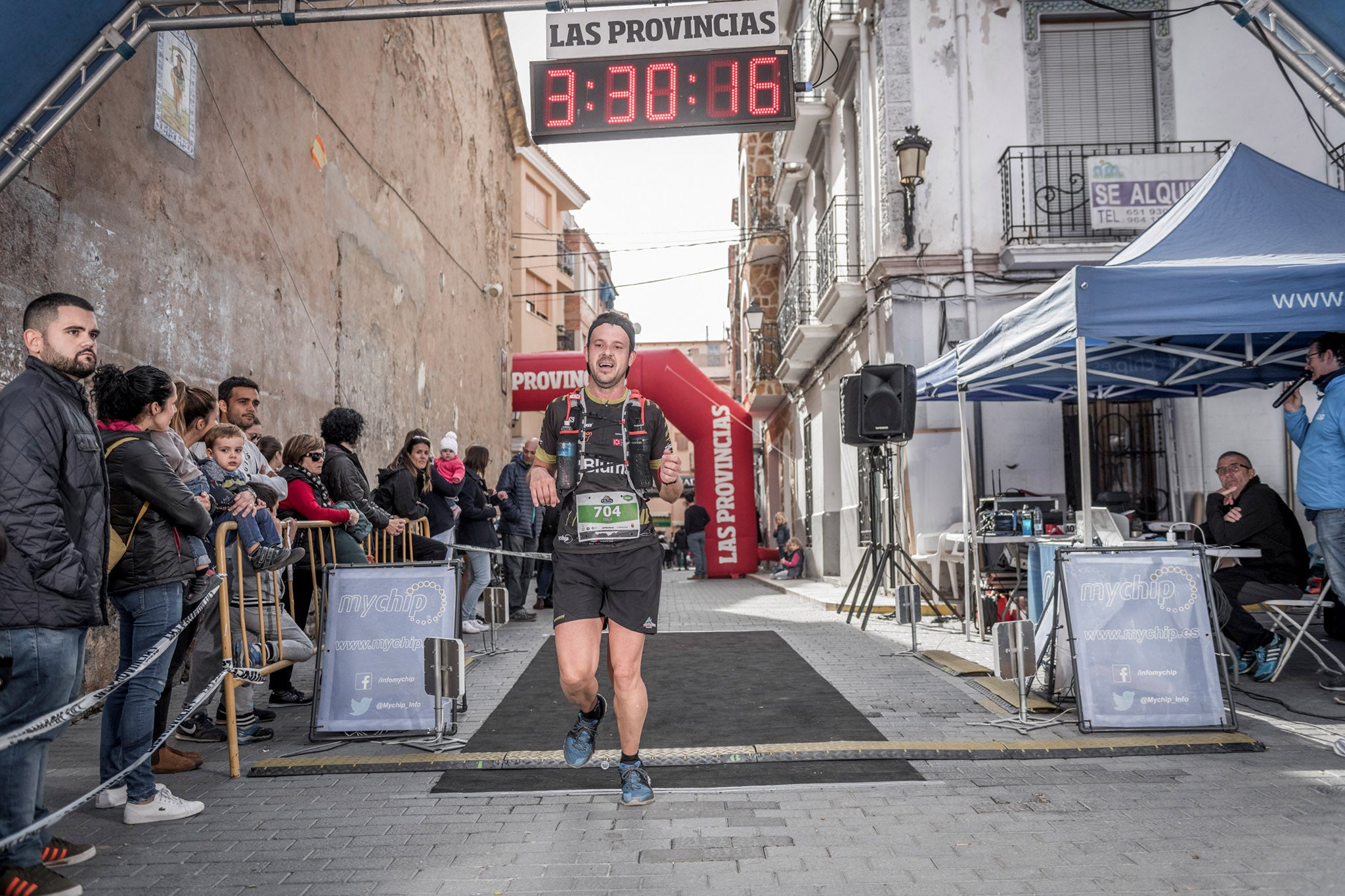 Galería de fotos de la llegada a meta de la carrera de 30 kilómetros del Trail de Montanejos 2018