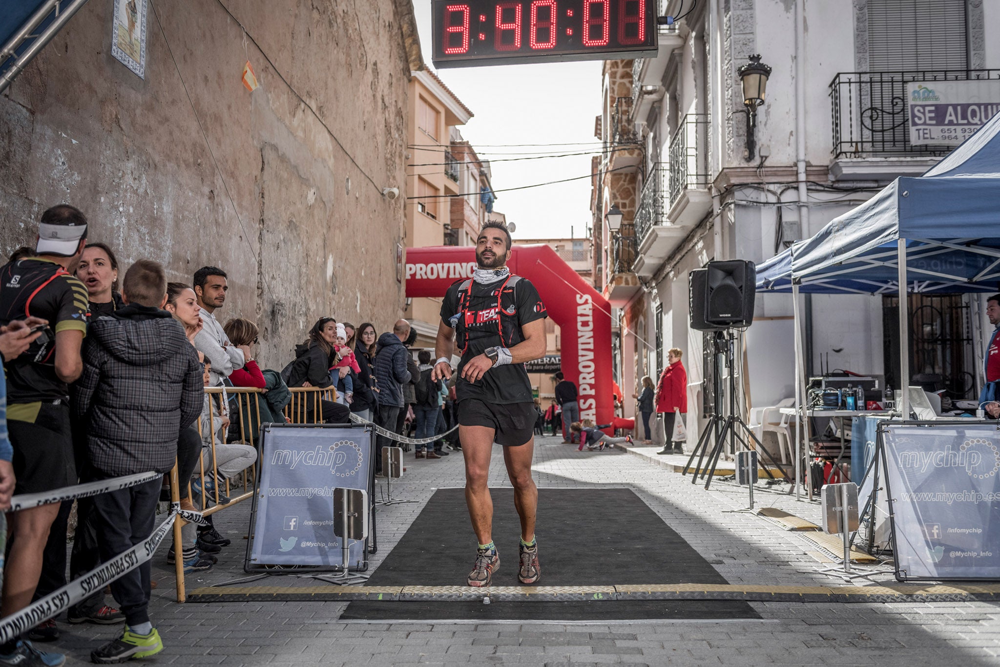 Galería de fotos de la llegada a meta de la carrera de 30 kilómetros del Trail de Montanejos 2018