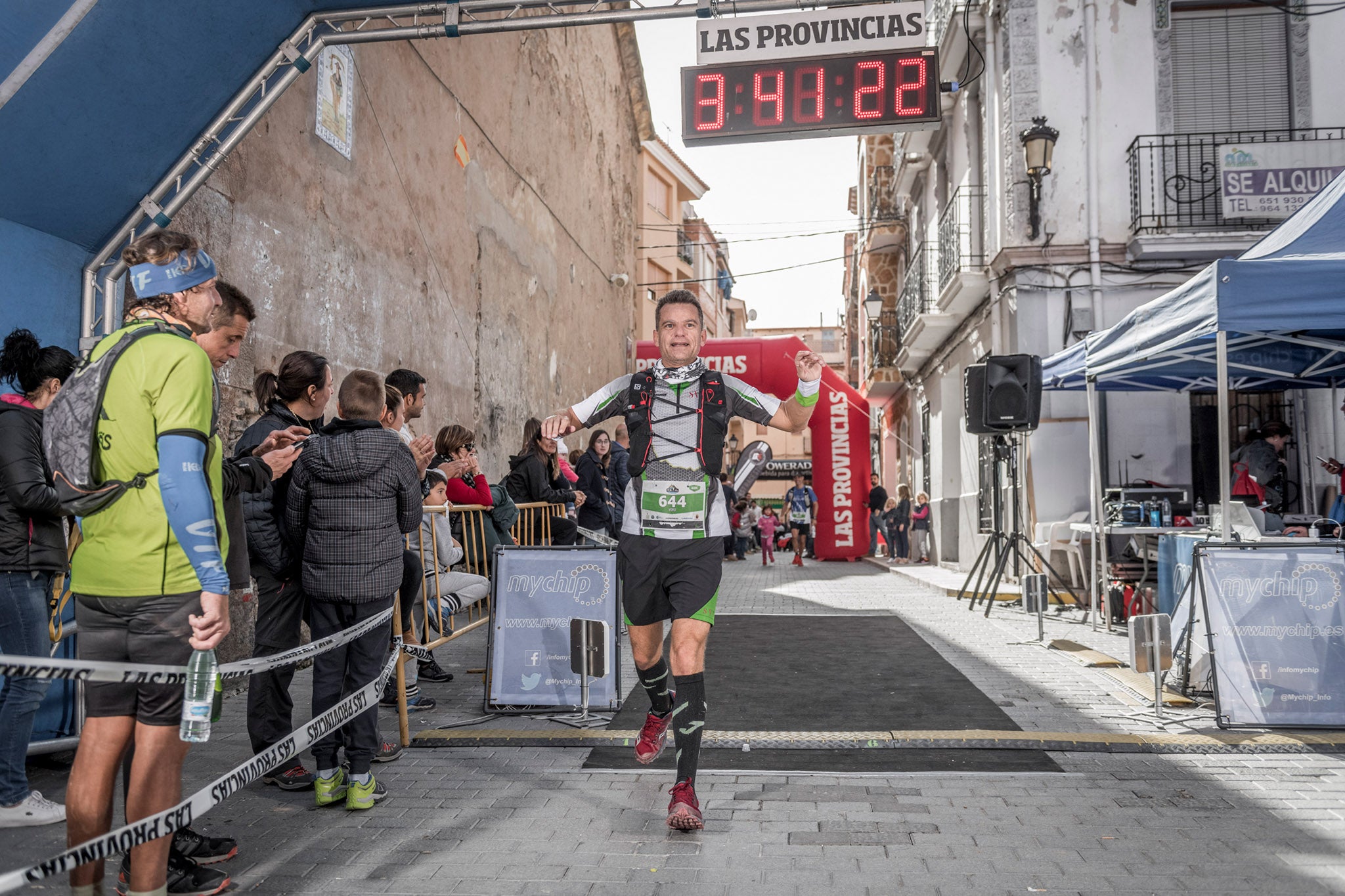 Galería de fotos de la llegada a meta de la carrera de 30 kilómetros del Trail de Montanejos 2018