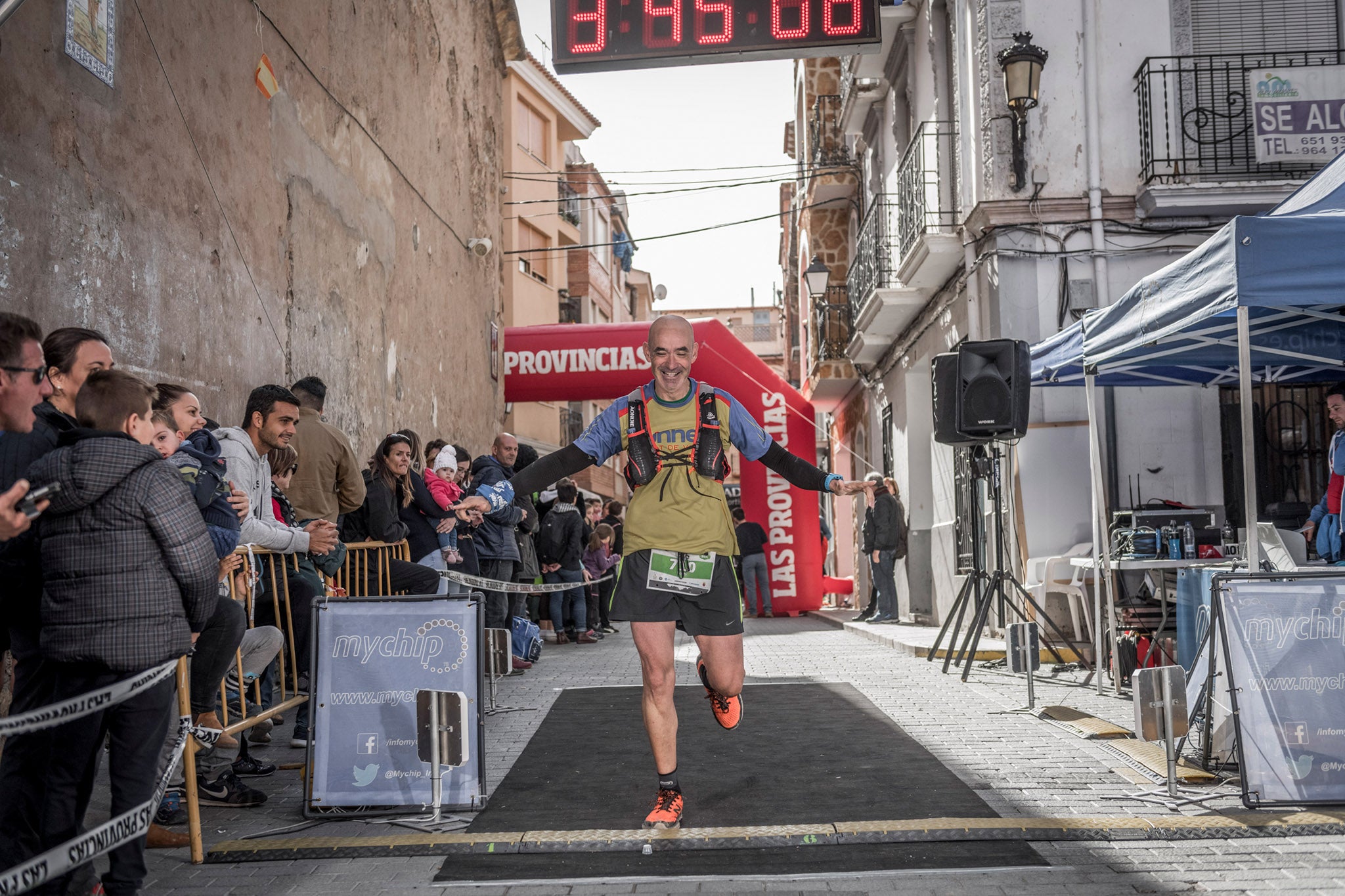 Galería de fotos de la llegada a meta de la carrera de 30 kilómetros del Trail de Montanejos 2018