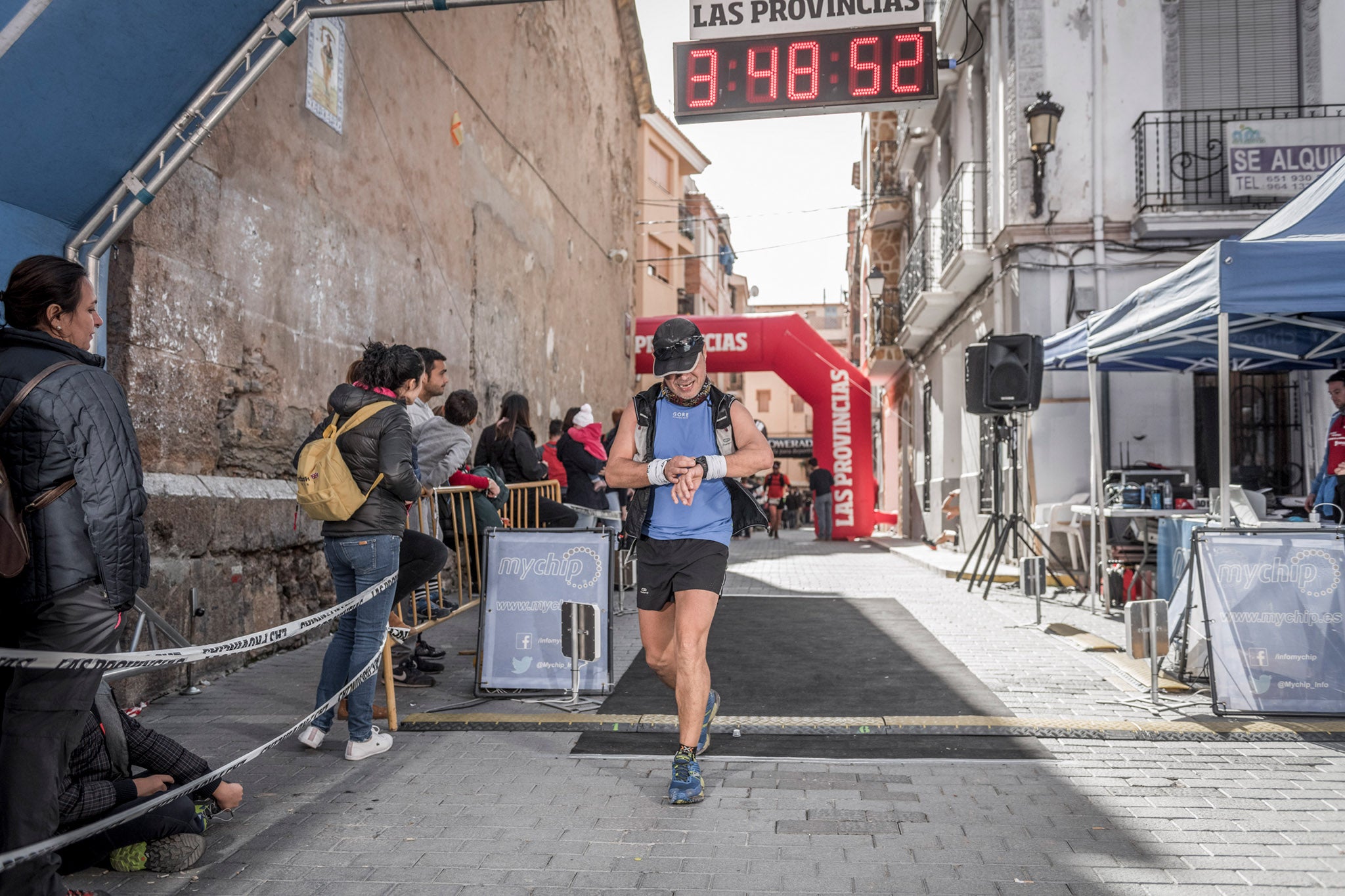 Galería de fotos de la llegada a meta de la carrera de 30 kilómetros del Trail de Montanejos 2018