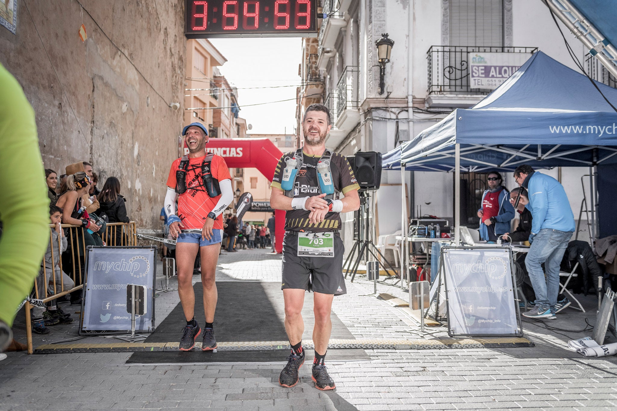 Galería de fotos de la llegada a meta de la carrera de 30 kilómetros del Trail de Montanejos 2018