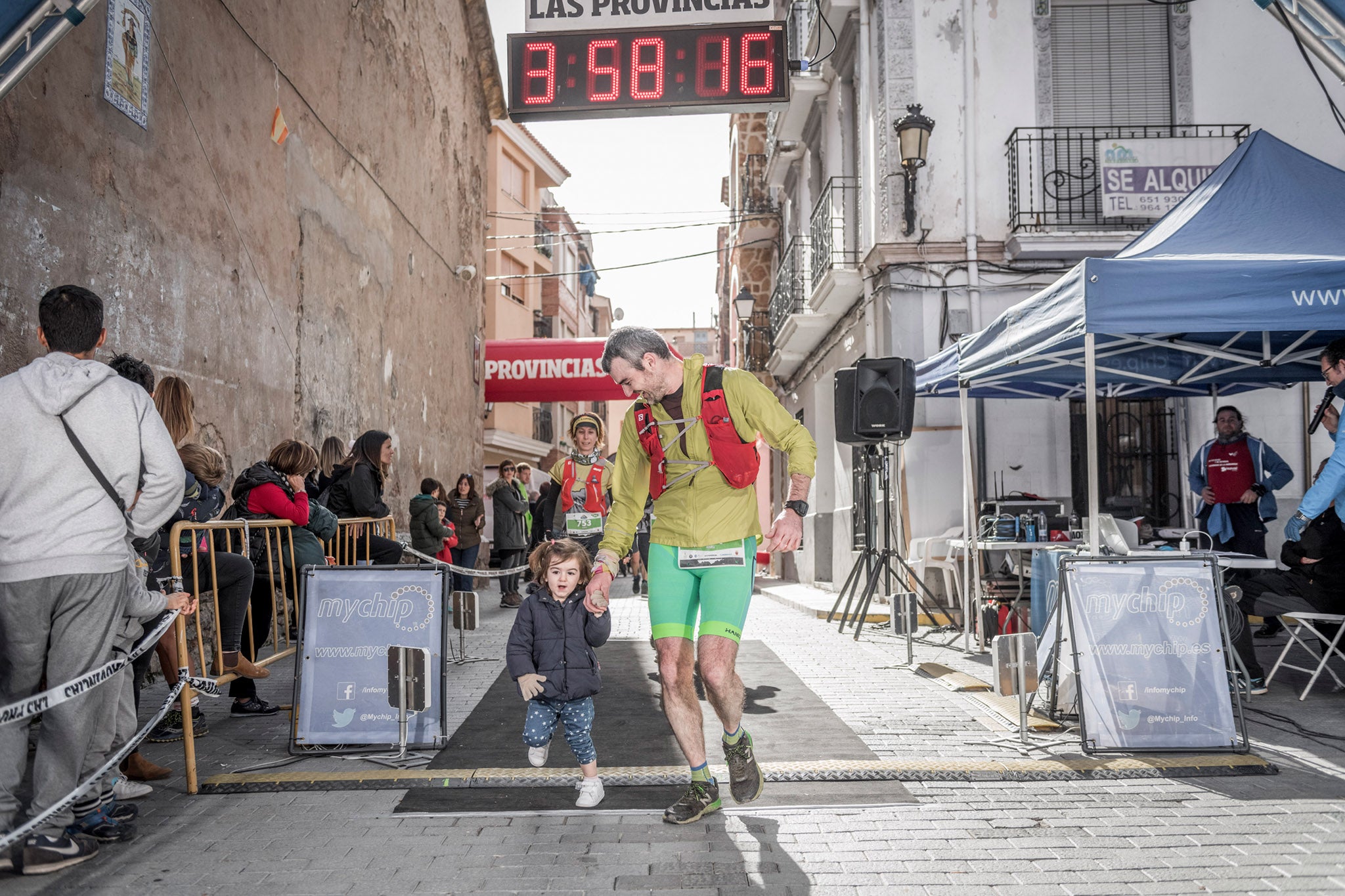 Galería de fotos de la llegada a meta de la carrera de 30 kilómetros del Trail de Montanejos 2018