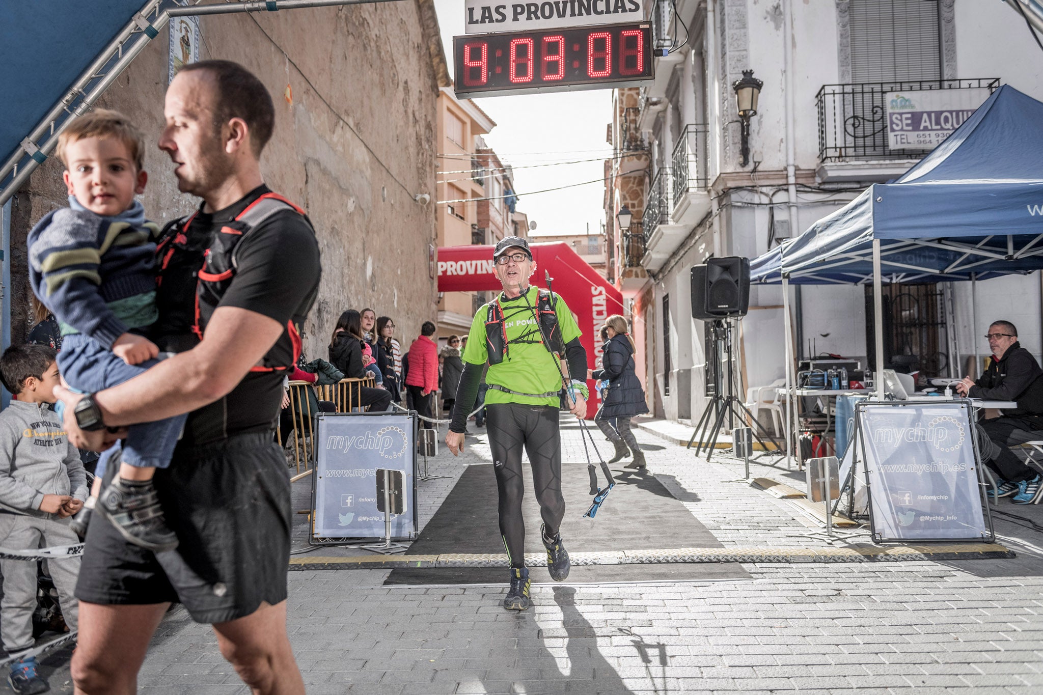 Galería de fotos de la llegada a meta de la carrera de 30 kilómetros del Trail de Montanejos 2018