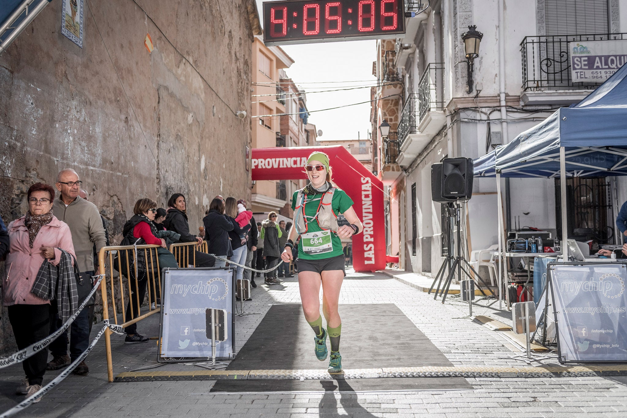 Galería de fotos de la llegada a meta de la carrera de 30 kilómetros del Trail de Montanejos 2018