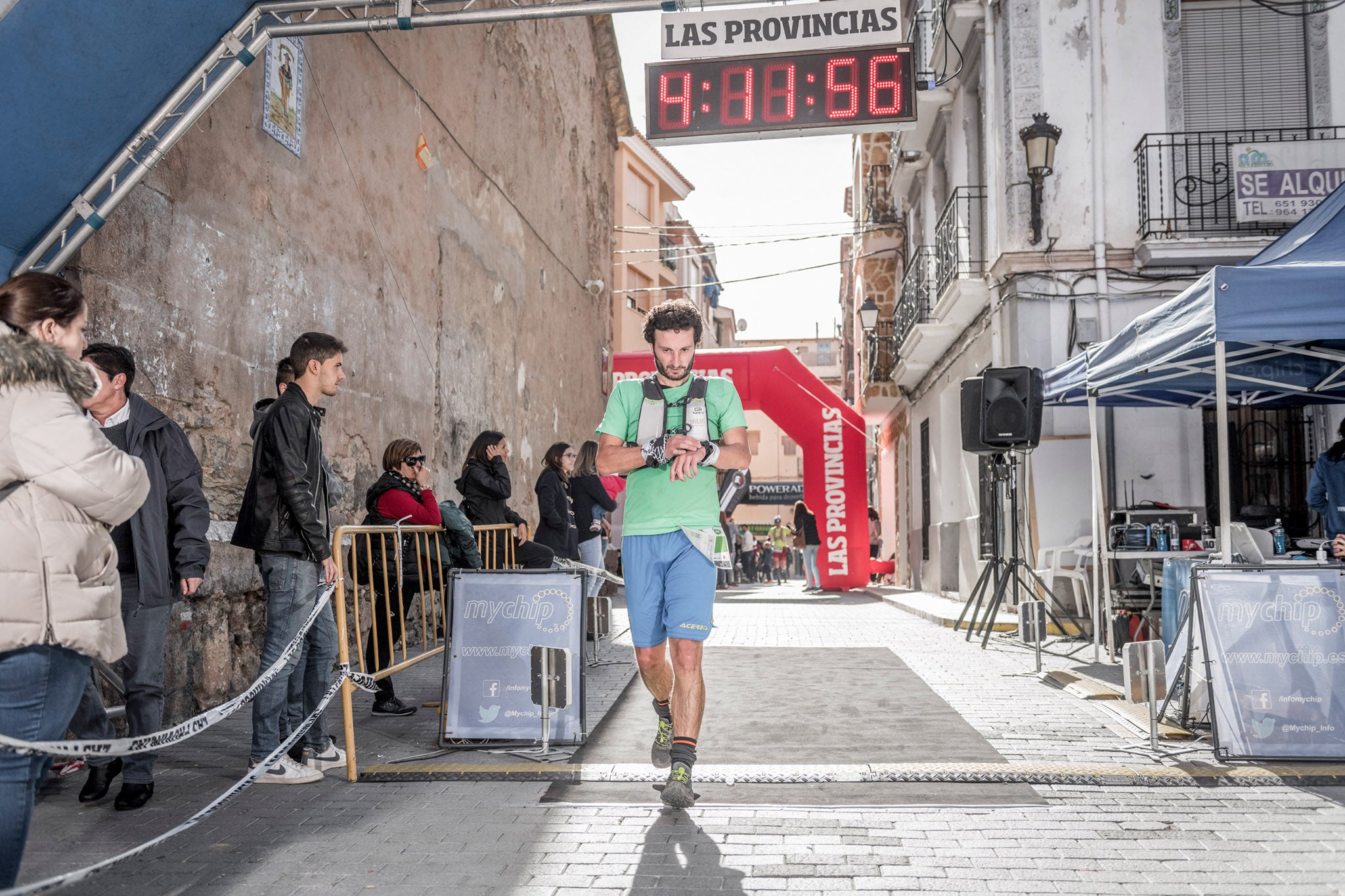 Galería de fotos de la llegada a meta de la carrera de 30 kilómetros del Trail de Montanejos 2018