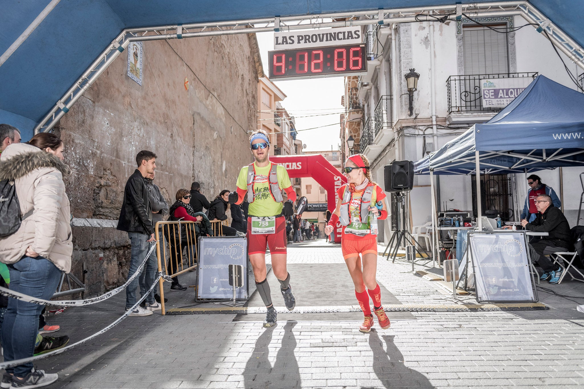 Galería de fotos de la llegada a meta de la carrera de 30 kilómetros del Trail de Montanejos 2018