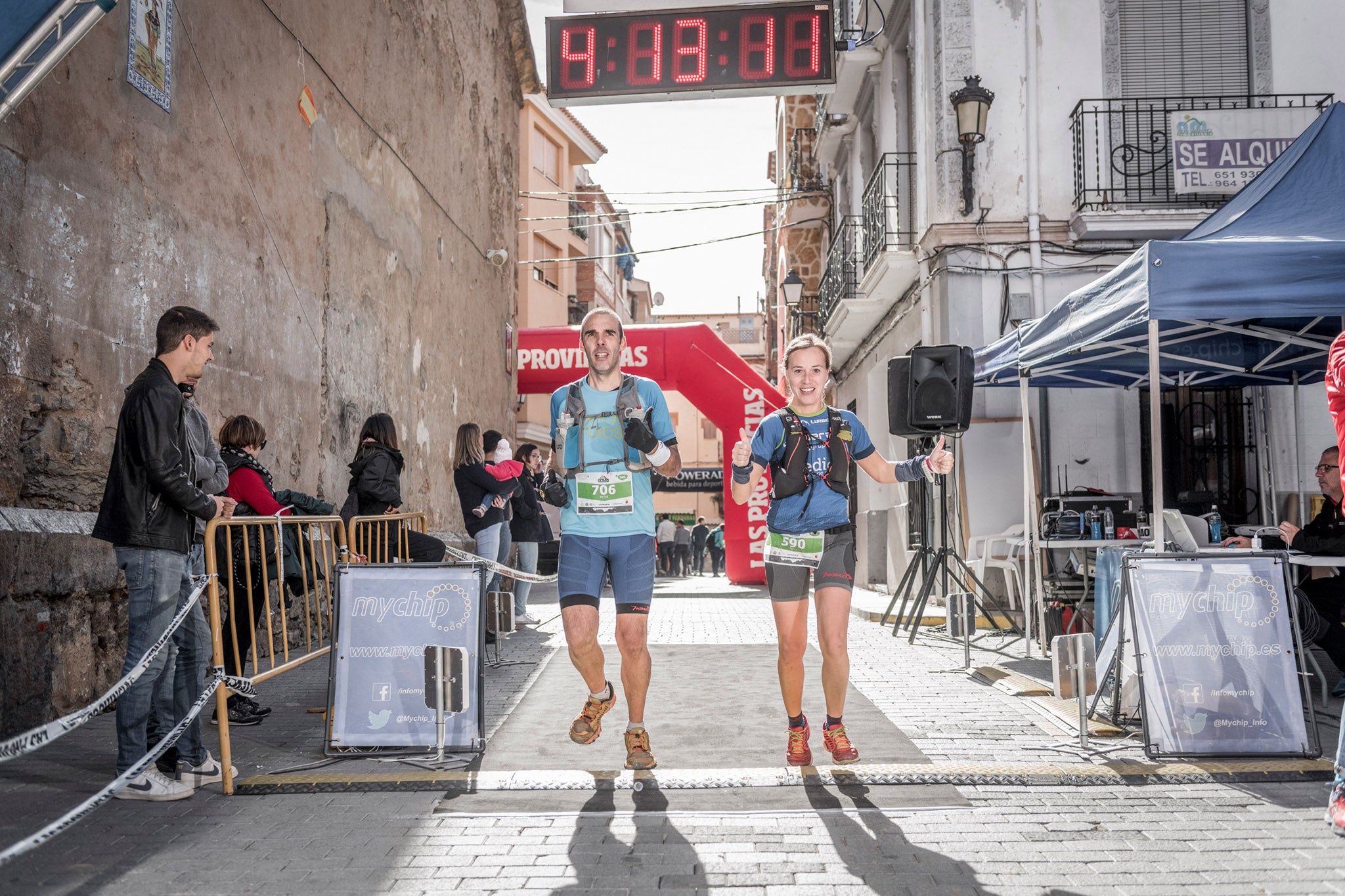 Galería de fotos de la llegada a meta de la carrera de 30 kilómetros del Trail de Montanejos 2018