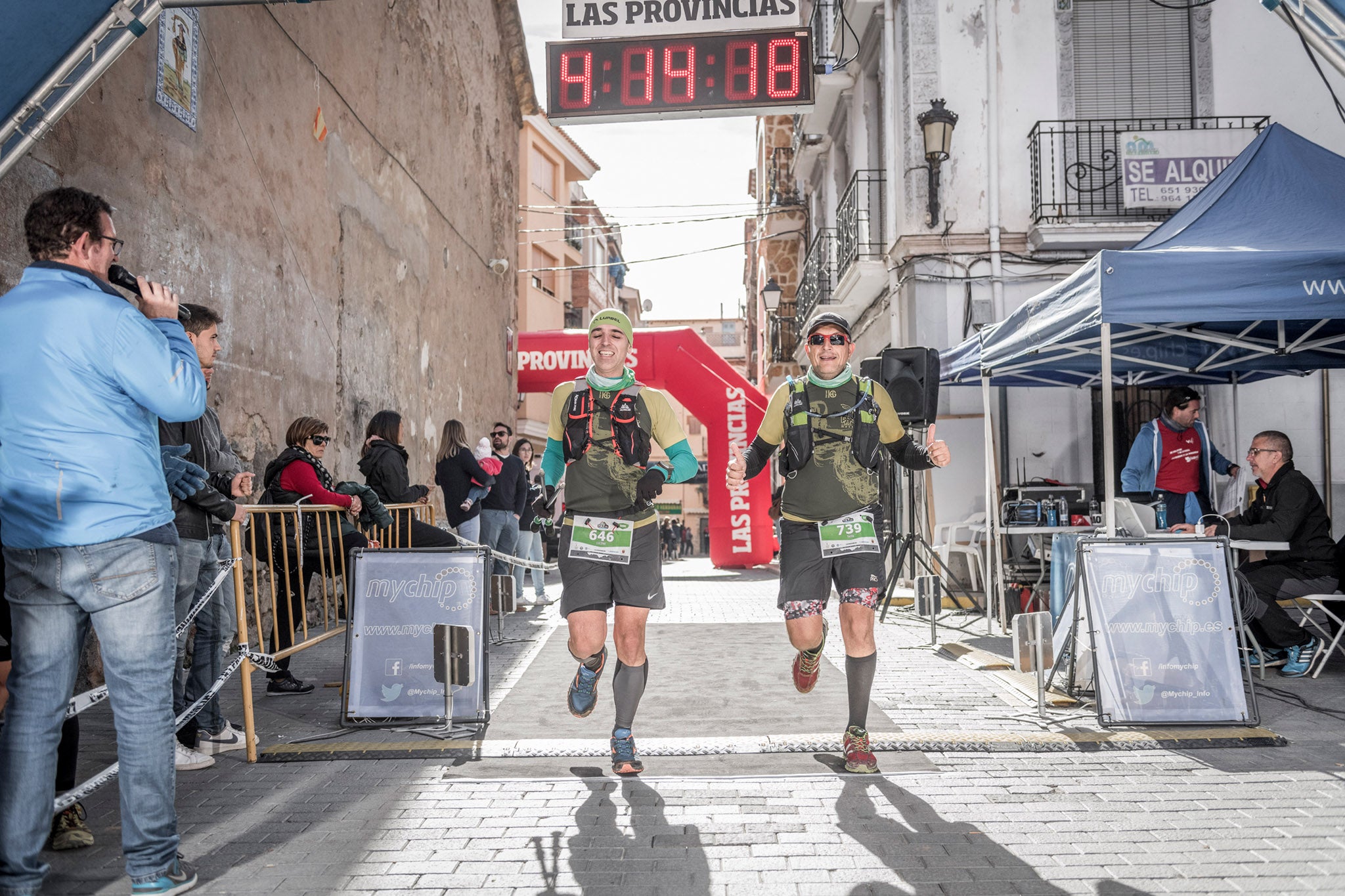 Galería de fotos de la llegada a meta de la carrera de 30 kilómetros del Trail de Montanejos 2018