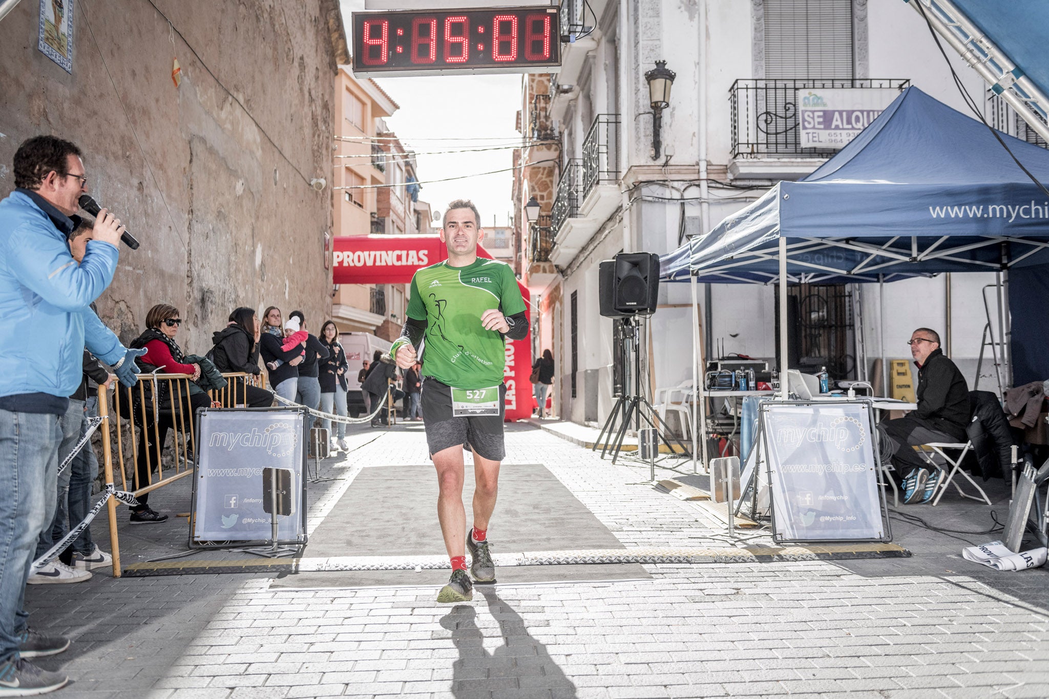 Galería de fotos de la llegada a meta de la carrera de 30 kilómetros del Trail de Montanejos 2018