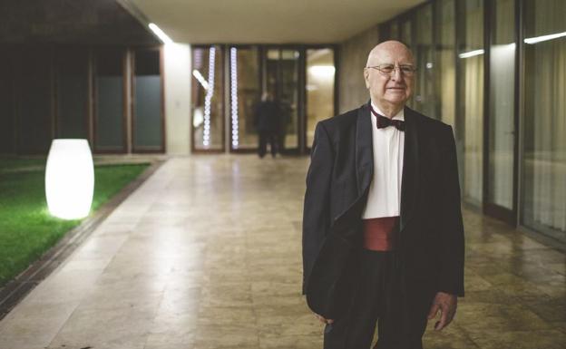 Salvador Aldana, el estudiante valenciano de 90 años con «espíritu enciclopédico»