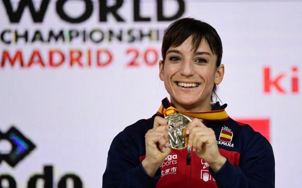 Sandra Sánchez, con su medalla de oro.
