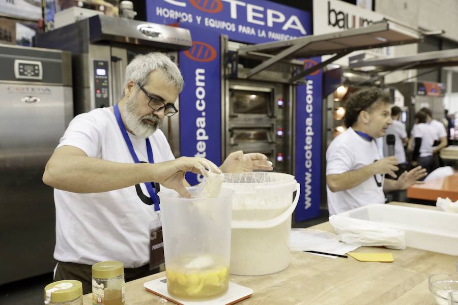 El cocinero Óscar Torrijos, quien fue el primero en conseguir una Estrella Michelin en Valencia y que se ha convertido en maestro y mentor de muchos de los grandes nombres de la gastronomía mediterránea actual, es el ganador del I Premio Chef Gastrónoma. La creación de estos galardones es una de las novedades que la organización del certamen Gastrónoma ha preparado para esta edición del evento, que se celebra del domingo 11 al martes 13 de noviembre en Feria Valencia. Gastrónoma 2018 abre sus puertas con el mejor programa de los últimos años. Todos los detalles y las entradas están disponibles ya en www.gastronoma.es