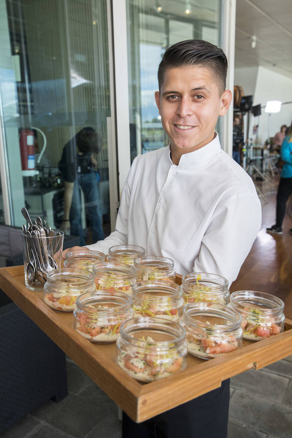 El cocinero Óscar Torrijos, quien fue el primero en conseguir una Estrella Michelin en Valencia y que se ha convertido en maestro y mentor de muchos de los grandes nombres de la gastronomía mediterránea actual, es el ganador del I Premio Chef Gastrónoma. La creación de estos galardones es una de las novedades que la organización del certamen Gastrónoma ha preparado para esta edición del evento, que se celebra del domingo 11 al martes 13 de noviembre en Feria Valencia. Gastrónoma 2018 abre sus puertas con el mejor programa de los últimos años. Todos los detalles y las entradas están disponibles ya en www.gastronoma.es