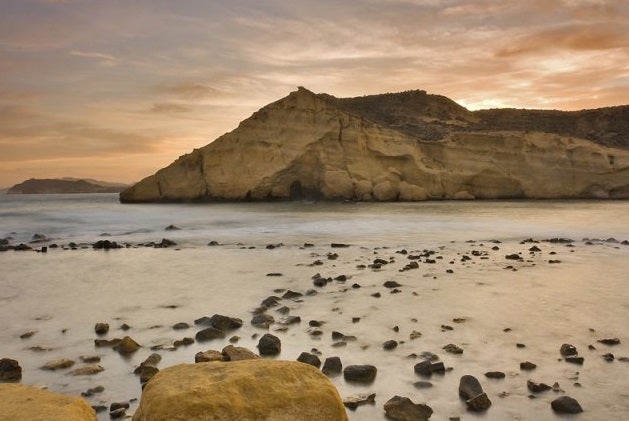 14. Las formaciones de arenisca de la playa de los Cocedores (Andalucía).