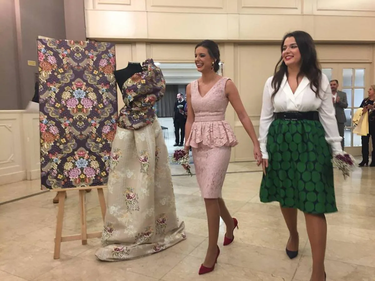 Fotos: Presentación de las telas de la corte de honor Fallas 2019