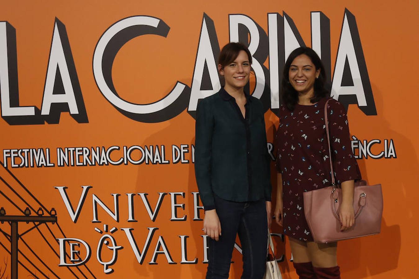 La Cabina, el festival internacional de mediometrajes de Valencia, inaugura en el Palau de la Música su undécima edición con un espectáculo pensado para sorprender al público y protagonizado por los actores José Luis Herranz y Víctor Aleixandre. Hasta el día 24 de noviembre se podrán ver en La Filmoteca y La Nau los 32 mediometrajes que participan en el evento audiovisual que ha estrenado el metraje 'Zalig zijn de Onwetenden'. 