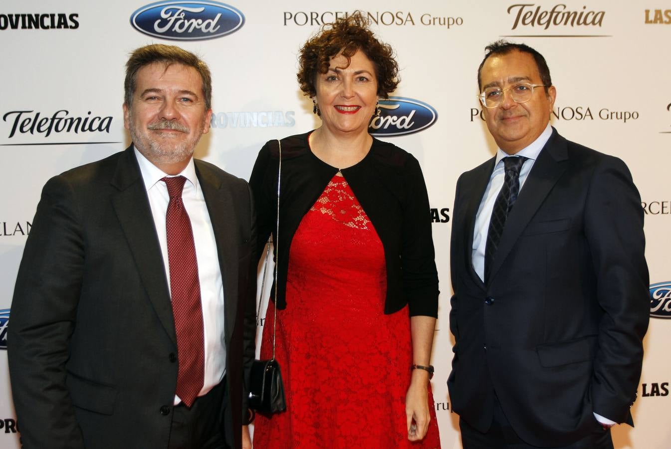 Guillermo Llago (abogado) y Maribel Moya (presidenta), del Colegio de Médicos de Alicante; y Carlos Fornés, presidente de la Asociación de Derecho Sanitario.