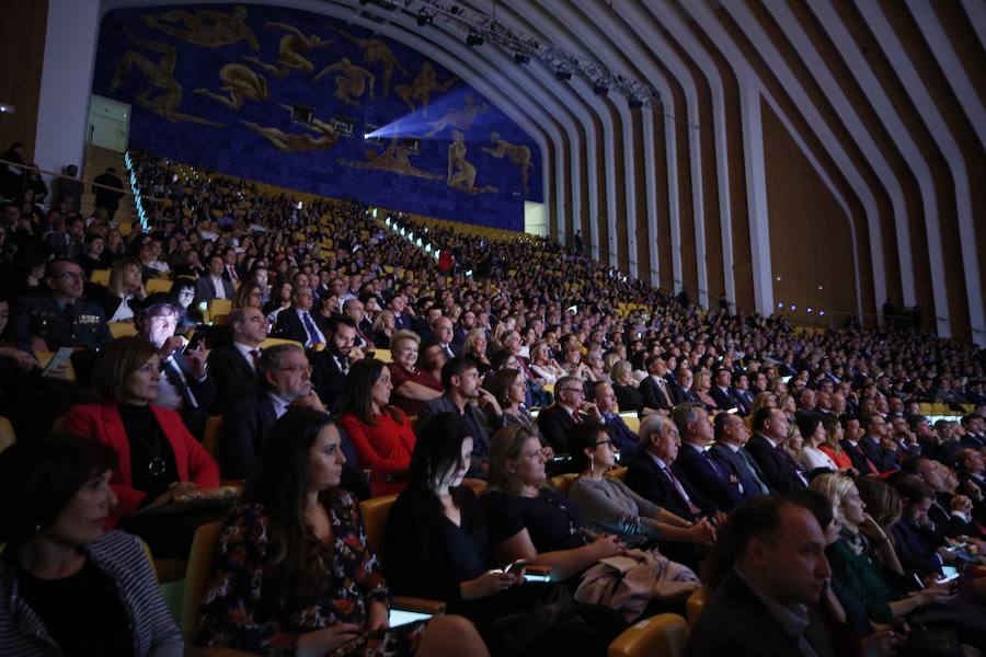 Los centenares de asistentes durante la gala en el Palau de les Arts. 