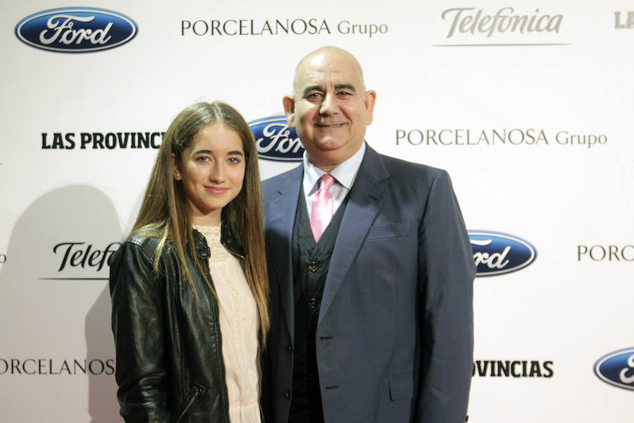 María Donderis, fallera mayor infantil de Valencia de 2015 junto a su padre, José Donderis.