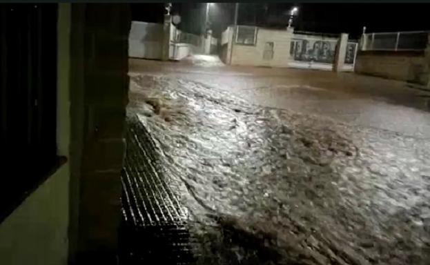 Las trombas provocan torrentes en el sur de Valencia