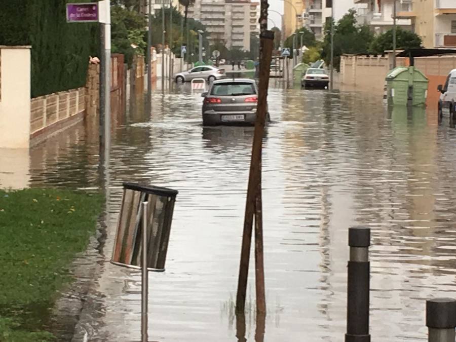 En doce horas se registrado hasta 300 litros por metro cuadrado en Ador, 285,2 litros en la localidad de Rótova; 213,4 en Barx; en La Font d'en Carròs, 157; 144,2 en Villalonga; y 134 en Pinet.