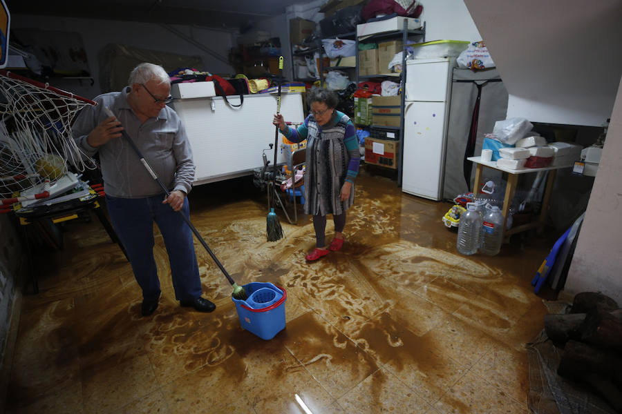 Fotos: Lluvias en Valencia: Desbordamientos, inundaciones y carreteras cortadas en la provincia de Valencia