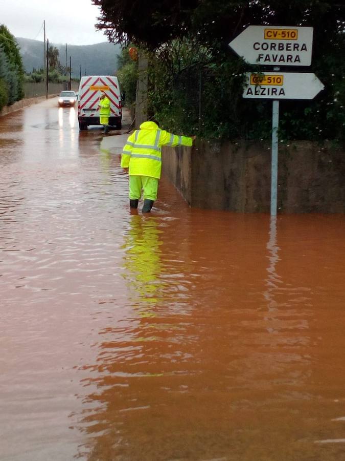 Fotos: Lluvias en Valencia: Desbordamientos, inundaciones y carreteras cortadas en la provincia de Valencia