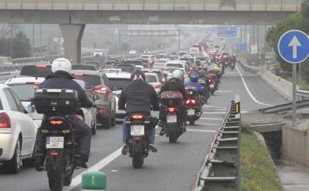 Situación del tráfico en la A-3antes de la llegada al Circuito Ricardo Tormo de Cheste.