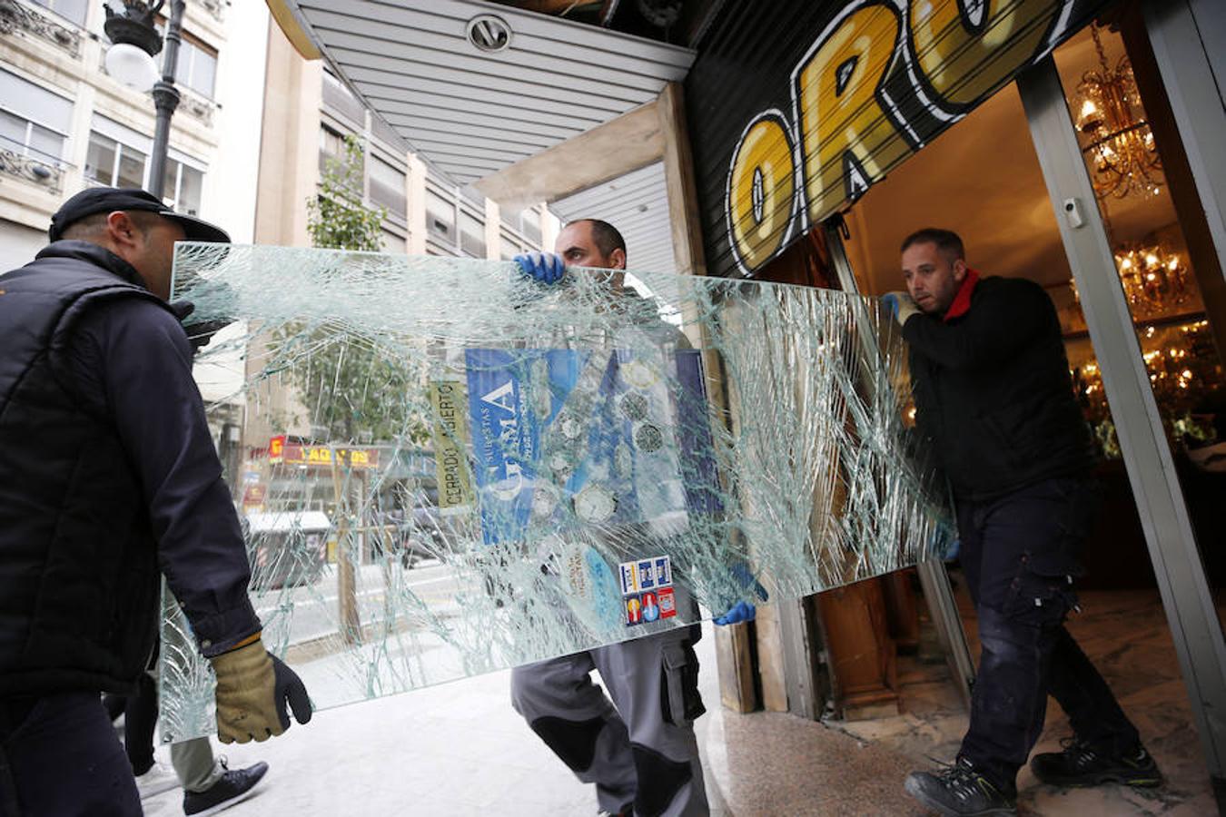 Fotos: Intento de robo con alunizaje en pleno centro de Valencia