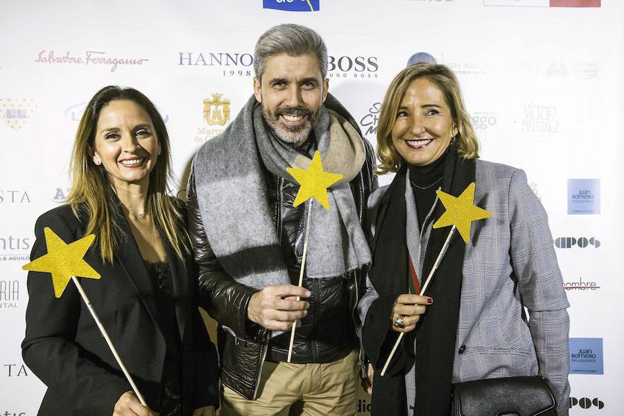 La Fundación Pequeño Deseo organizó su primer 'Encuentro Solidario' y lo hizo en Àtic, en el Palau Alameda. Carles Villeta ejerció de maestro de ceremonias en una fiesta a la que acudieron representantes del mundo socioeconómico y cultural valenciano.Marta Miró, de la Fundación Pequeño Deseo, Pepe Fernández de Palau Alameda y Laura Gallego de Valencia Excellence fueron los anfitriones..