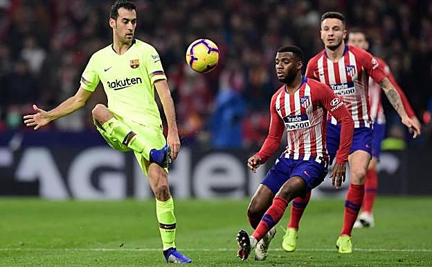 Sergio Busquets, durante el choque ante el Atlético