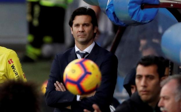 Santiago Solari, durante el partido en Ipurua. 