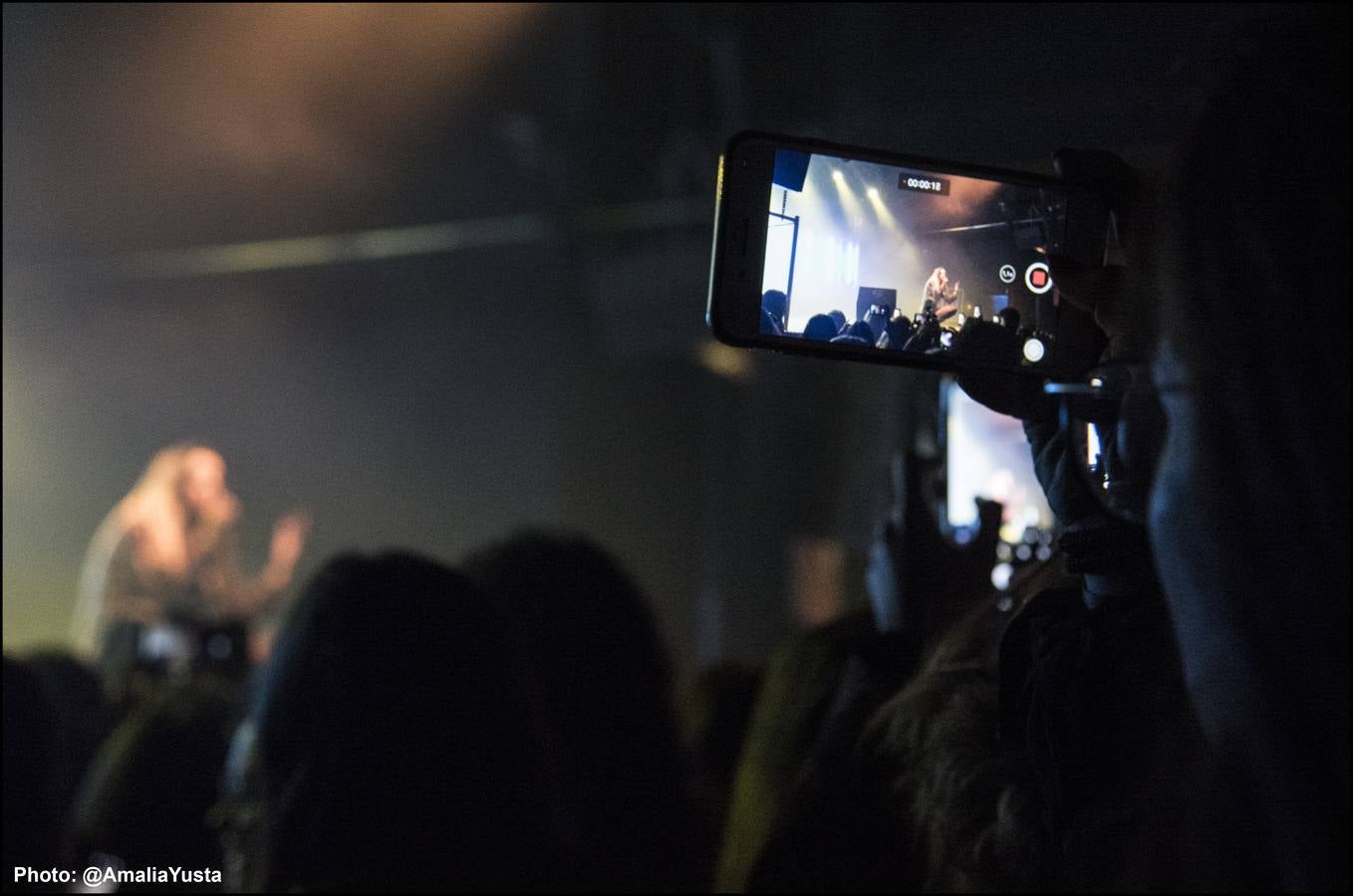 La cantante Lola Indigo, ex concursante de 'Operación Triunfo' ('OT ') y de 'Fama' en dos ediciones y también de 'Tu cara me suena' ofreció un concierto en la Sala Repvblicca de Valencia.